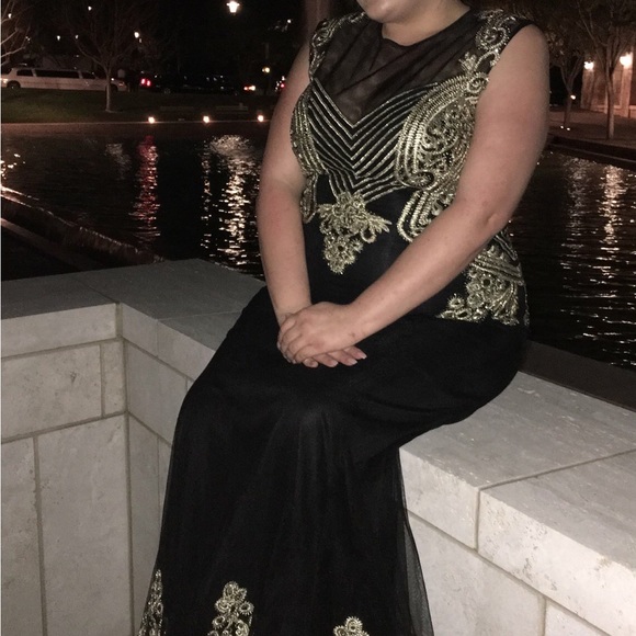 Black and gold dress size 16 bought in a Los Angeles boutique for $475 dollars - Picture 2 of 2